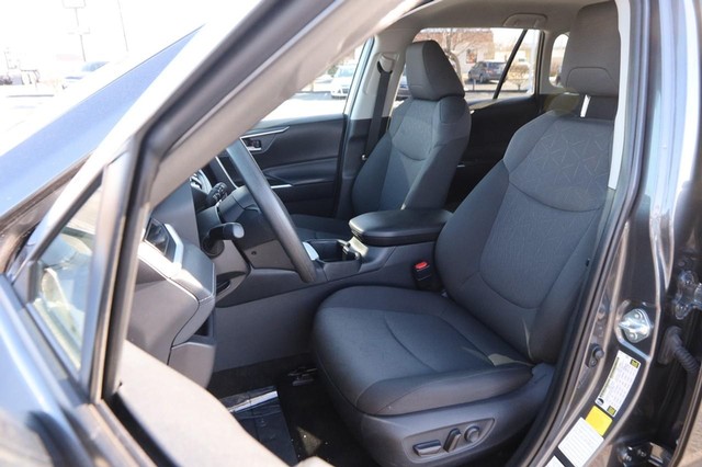 Toyota RAV4 Vehicle Image 08