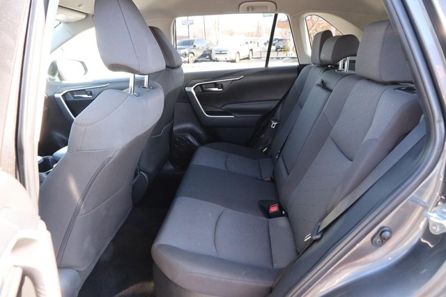 Toyota RAV4 Vehicle Image 09