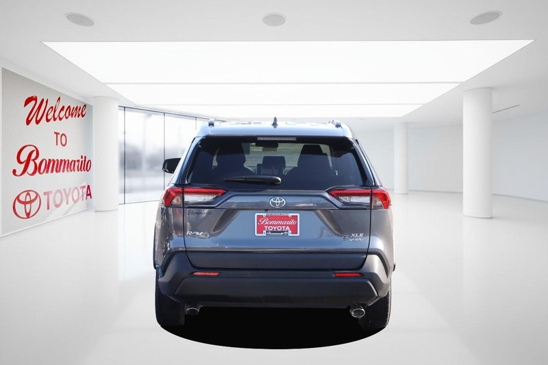 Toyota RAV4 Vehicle Image 06