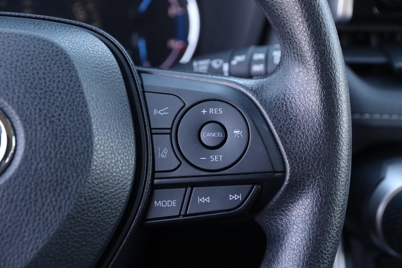 Toyota RAV4 Vehicle Image 12