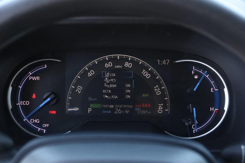 Toyota RAV4 Vehicle Image 13