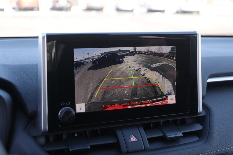 Toyota RAV4 Vehicle Image 16