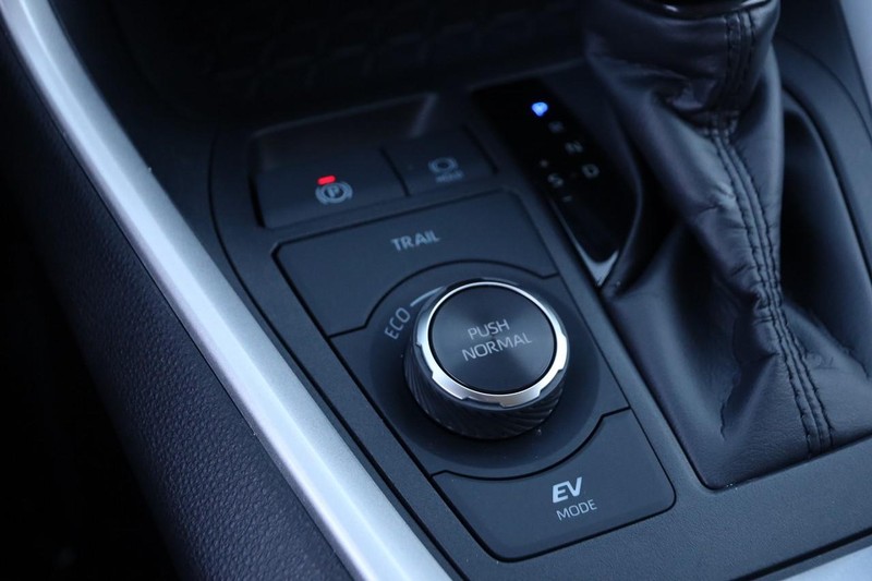 Toyota RAV4 Vehicle Image 18