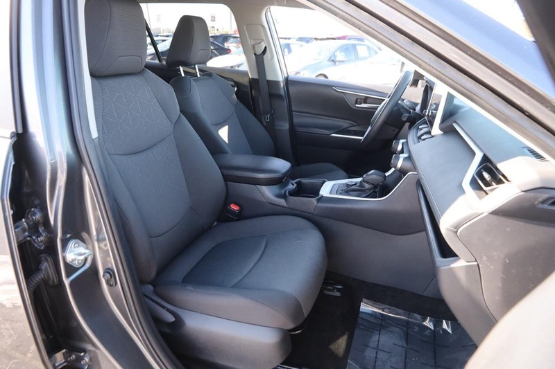 Toyota RAV4 Vehicle Image 25