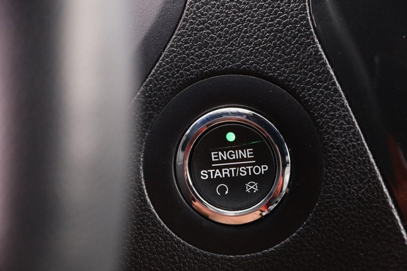 Ford Explorer Vehicle Full-screen Gallery Image 16