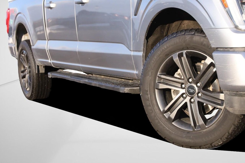 Ford F-150 Vehicle Full-screen Gallery Image 3