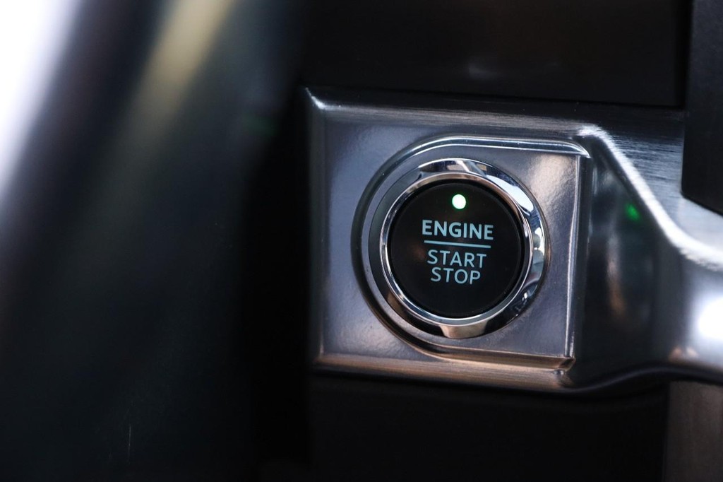 Ford F-150 Vehicle Full-screen Gallery Image 14