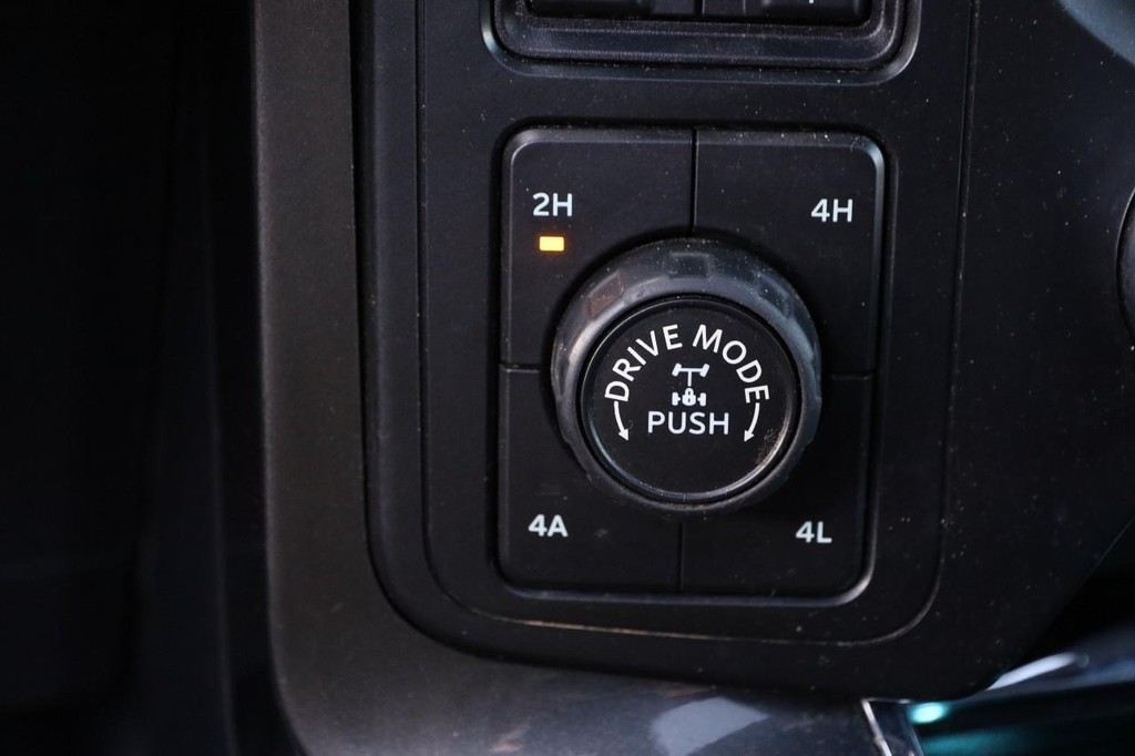 Ford F-150 Vehicle Full-screen Gallery Image 15