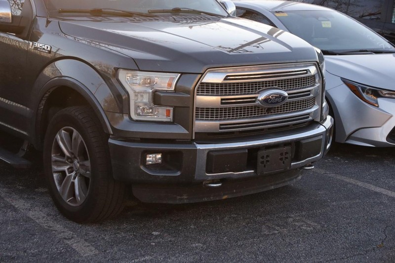 Ford F-150 Vehicle Full-screen Gallery Image 02