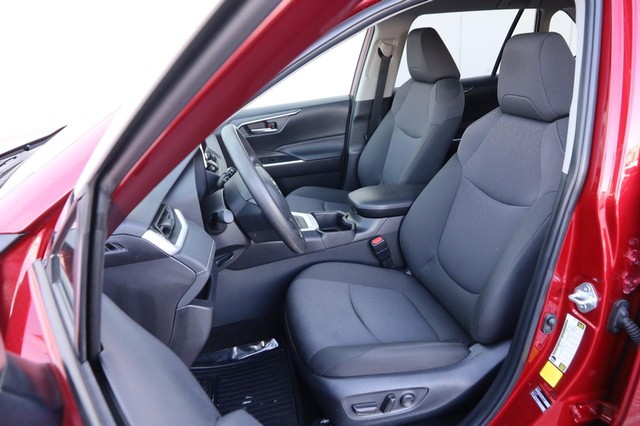 Toyota RAV4 Vehicle Image 08