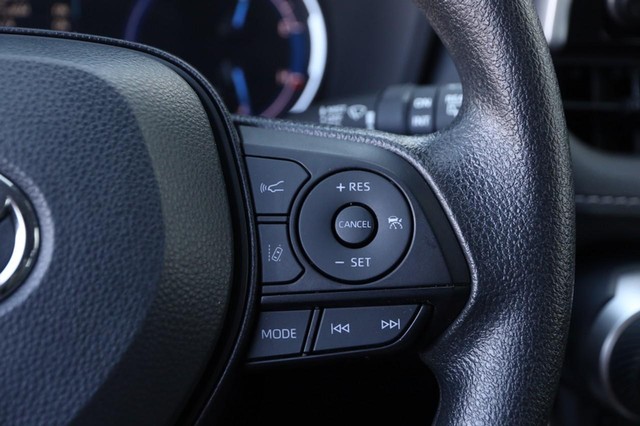 Toyota RAV4 Vehicle Image 12