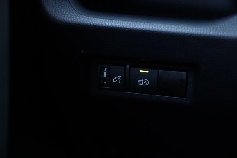 Toyota RAV4 Vehicle Full-screen Gallery Image 19