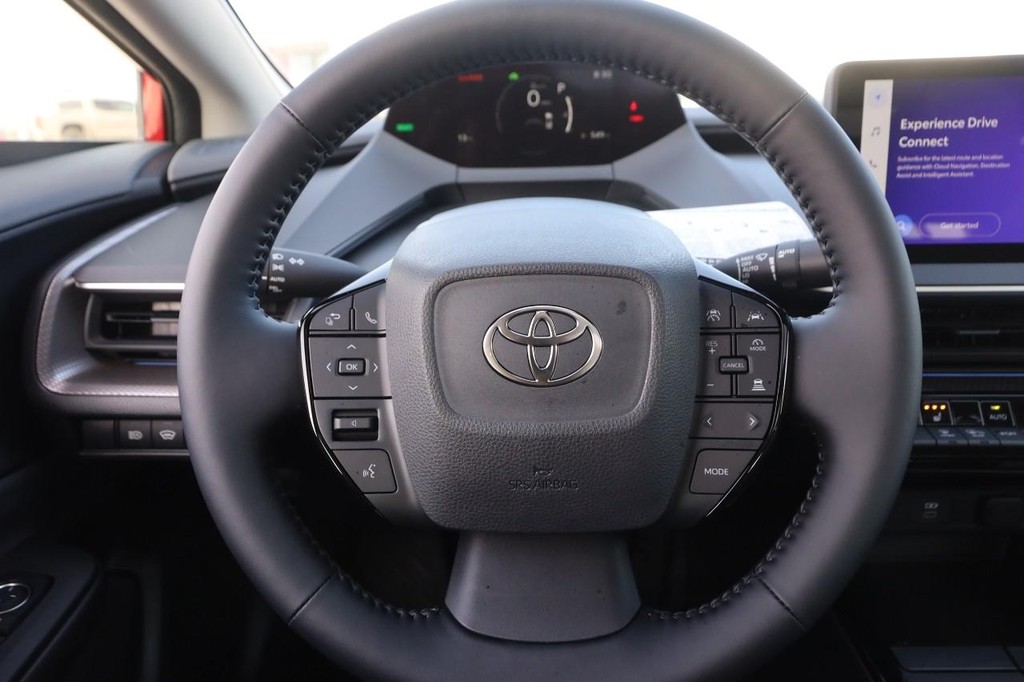 Toyota Prius Vehicle Full-screen Gallery Image 11
