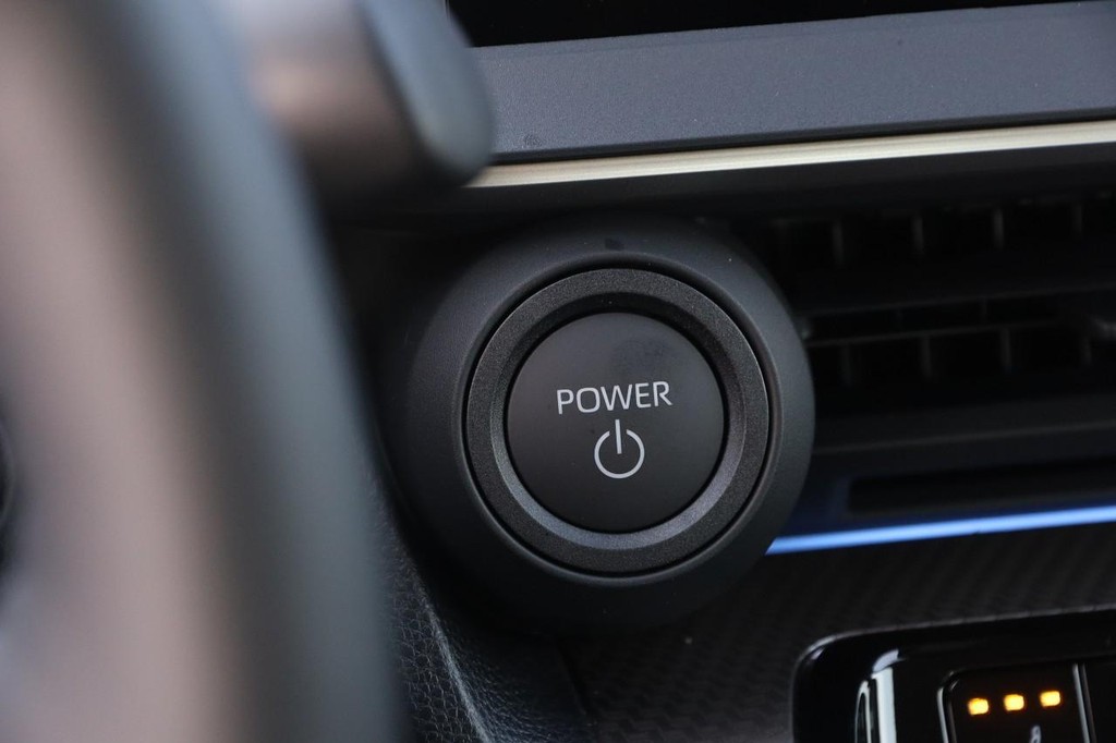 Toyota Prius Vehicle Full-screen Gallery Image 19