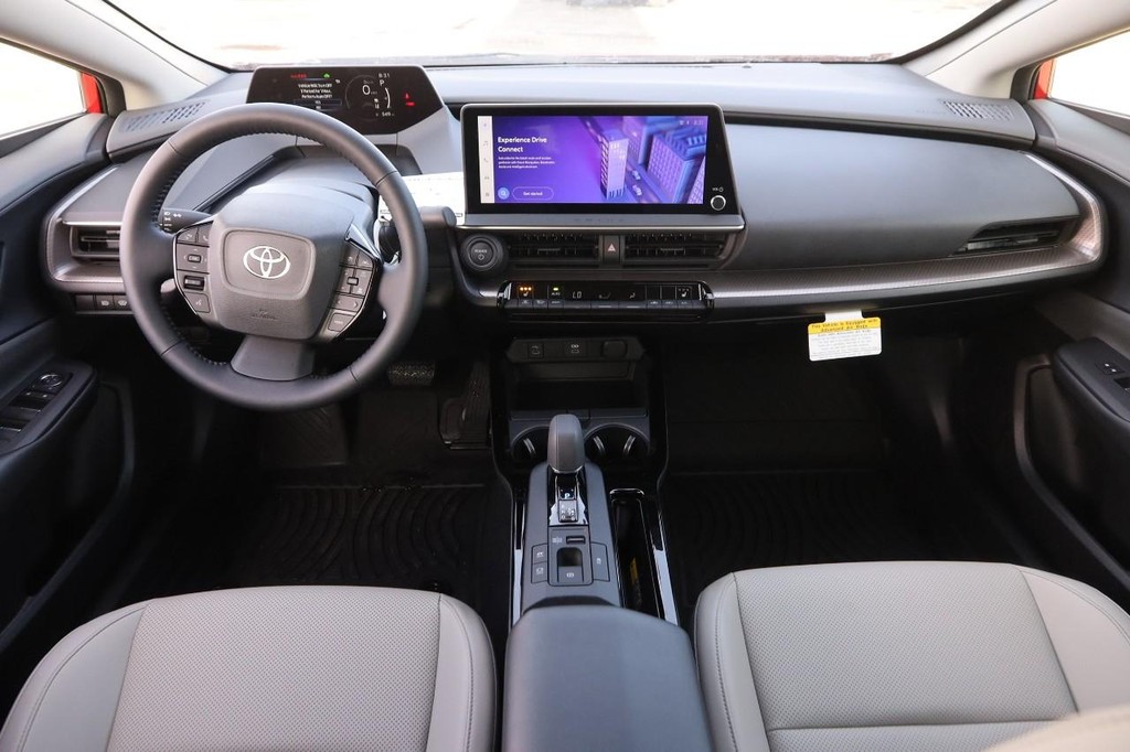 Toyota Prius Vehicle Full-screen Gallery Image 22