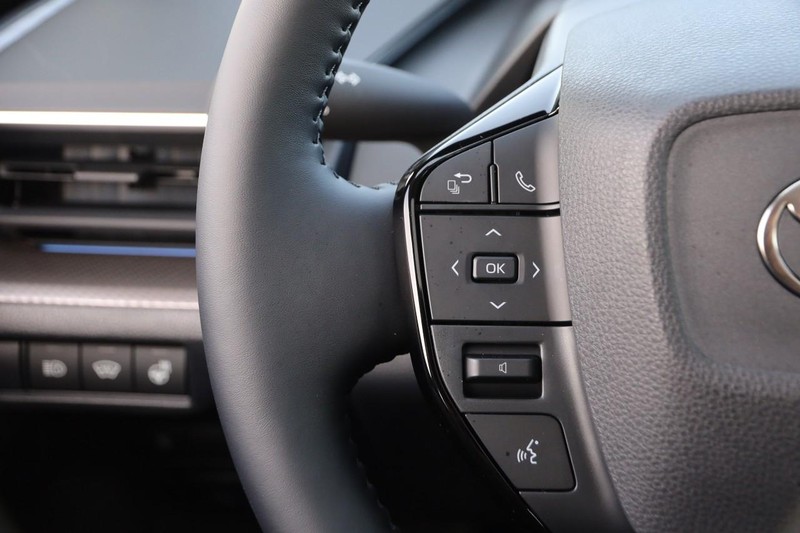 Toyota Prius Vehicle Image 12