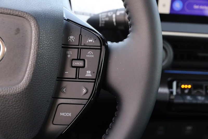 Toyota Prius Vehicle Image 13