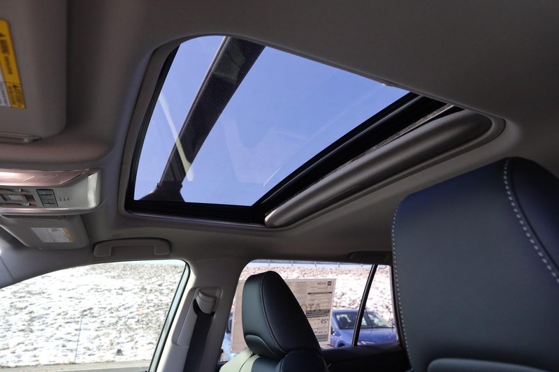 Toyota RAV4 Vehicle Image 09