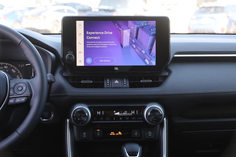 Toyota RAV4 Vehicle Image 24