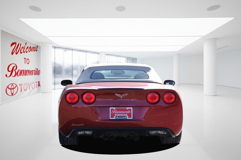 Chevrolet Corvette Vehicle Full-screen Gallery Image 6