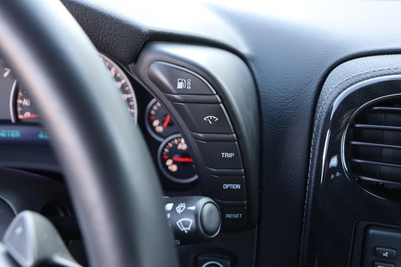 Chevrolet Corvette Vehicle Full-screen Gallery Image 14