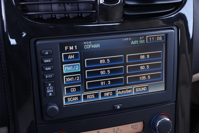 Chevrolet Corvette Vehicle Full-screen Gallery Image 17