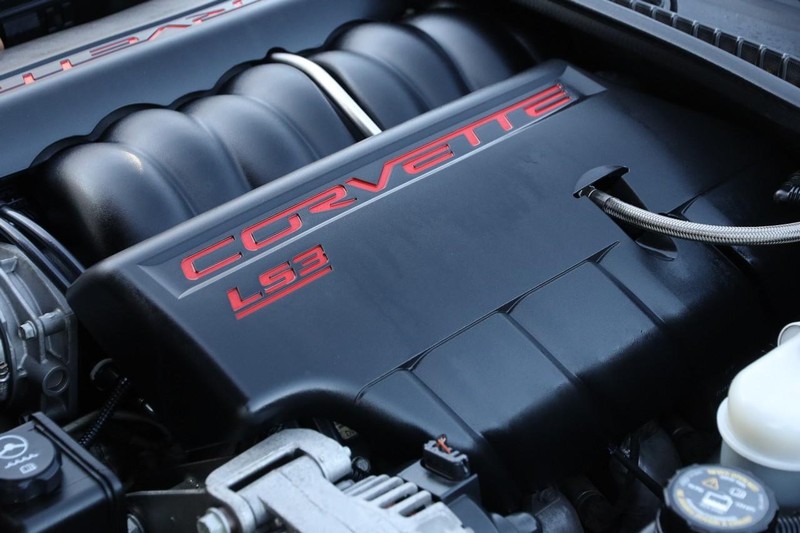 Chevrolet Corvette Vehicle Full-screen Gallery Image 24