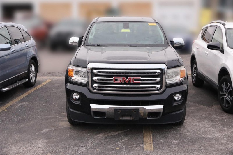 GMC Canyon Vehicle Full-screen Gallery Image 03