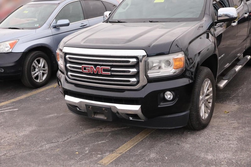 GMC Canyon Vehicle Full-screen Gallery Image 05