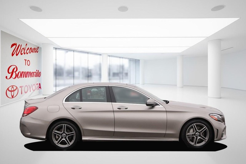 Mercedes-Benz C-Class Vehicle Image 05