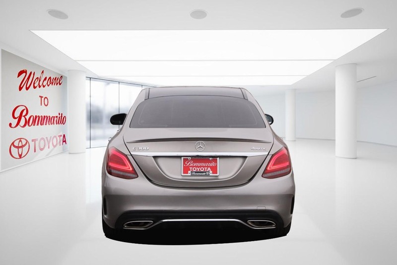 Mercedes-Benz C-Class Vehicle Image 06