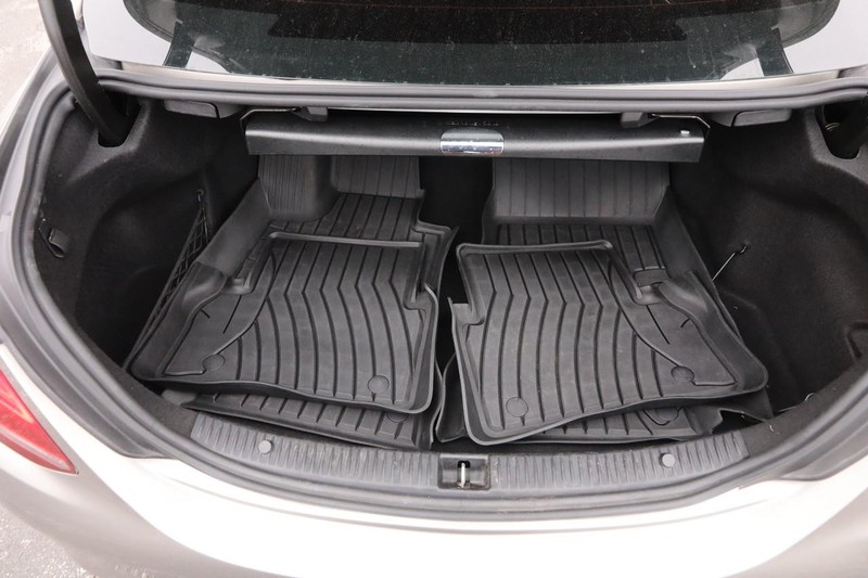 Mercedes-Benz C-Class Vehicle Image 07