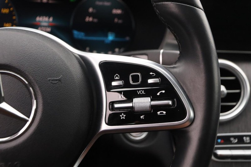 Mercedes-Benz C-Class Vehicle Image 14