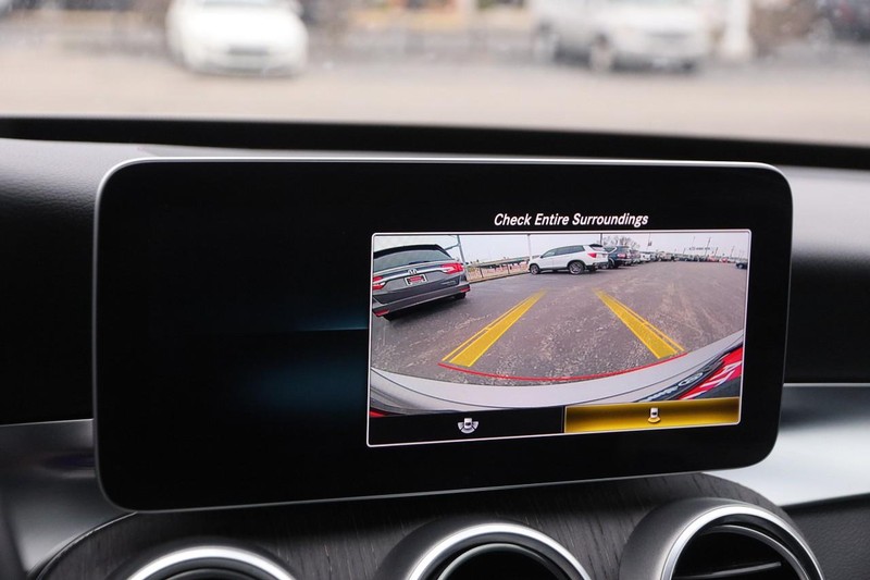 Mercedes-Benz C-Class Vehicle Image 18