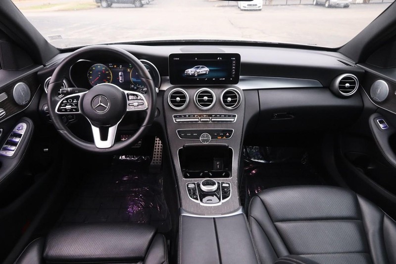 Mercedes-Benz C-Class Vehicle Image 23