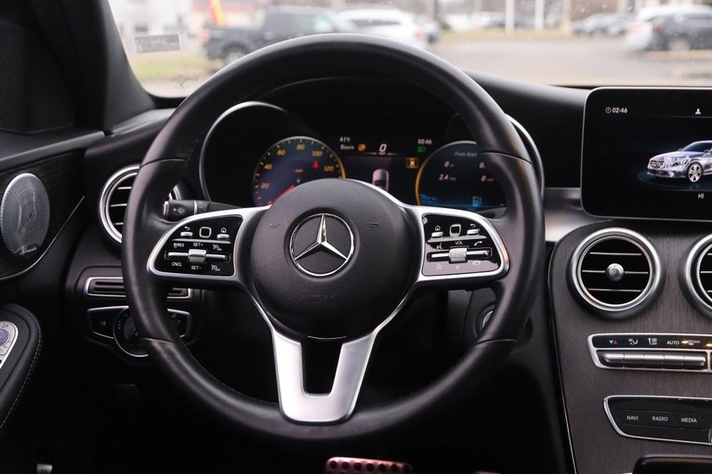 Mercedes-Benz C-Class Vehicle Image 25