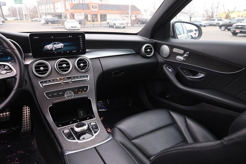 Mercedes-Benz C-Class Vehicle Image 27