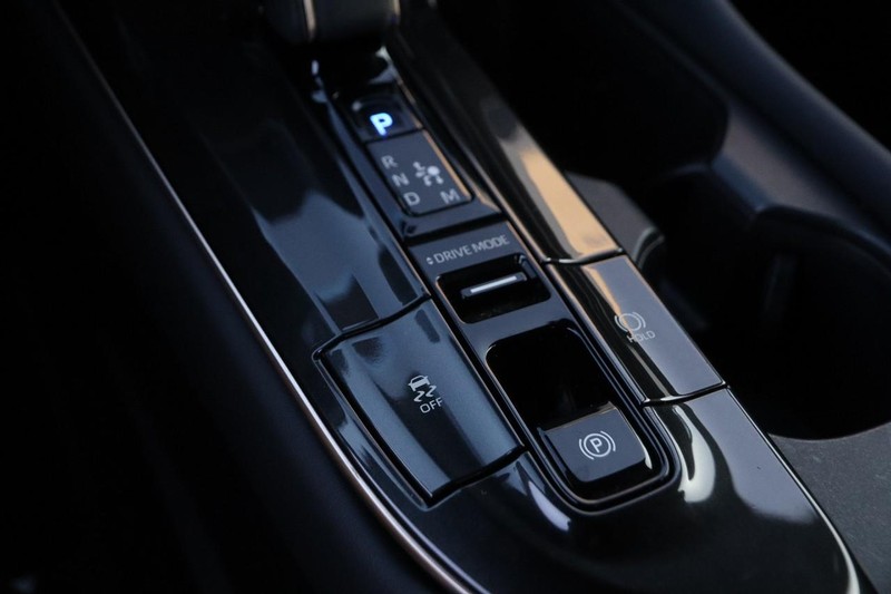 Toyota Crown Vehicle Full-screen Gallery Image 20