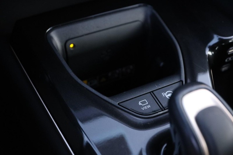 Toyota Crown Vehicle Full-screen Gallery Image 21