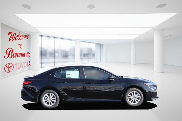 Toyota Camry Vehicle Image 05