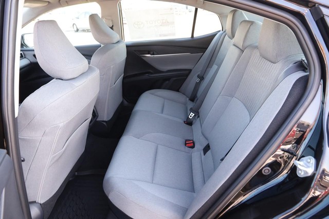 Toyota Camry Vehicle Image 09