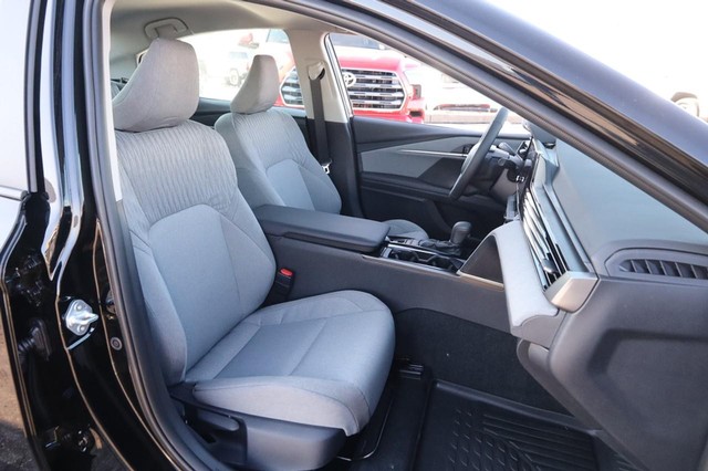 Toyota Camry Vehicle Image 24