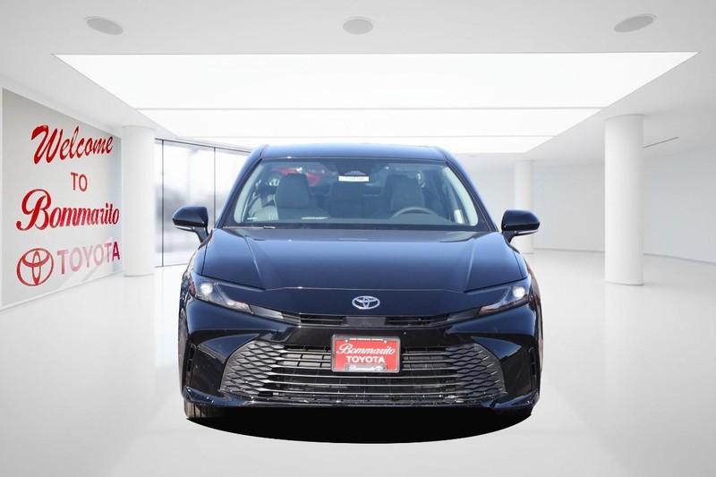 Toyota Camry Vehicle Image 04