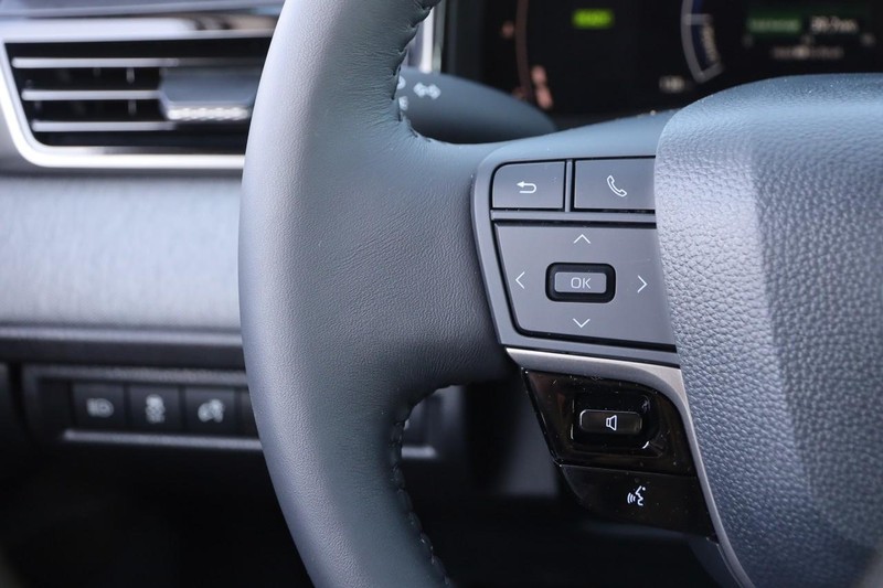 Toyota Camry Vehicle Image 11