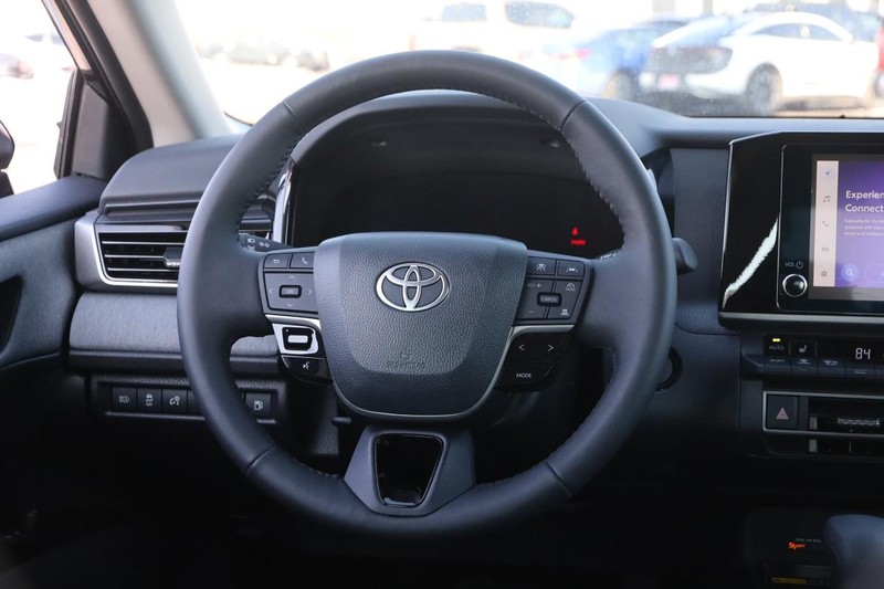 Toyota Camry Vehicle Image 21