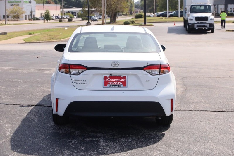 Toyota Corolla Vehicle Image 06
