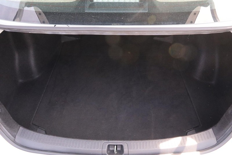 Toyota Corolla Vehicle Image 07