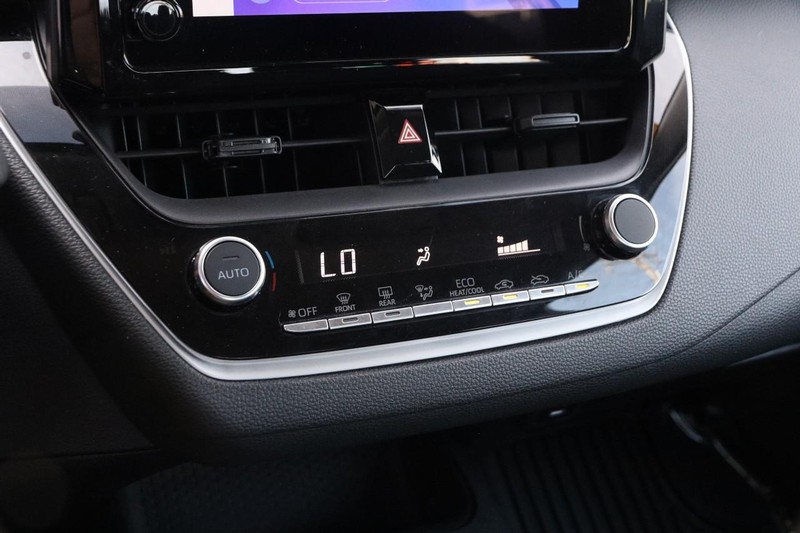 Toyota Corolla Vehicle Image 16