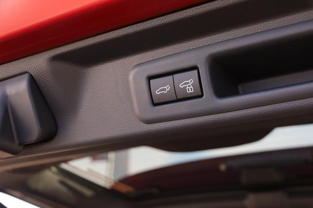 Toyota Sequoia Vehicle Image 08