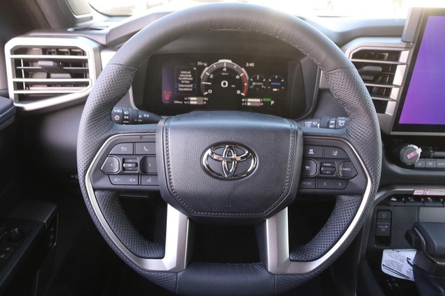 Toyota Sequoia Vehicle Image 13